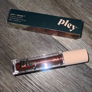 “Grace” Pley Beauty Lust + Found Lip Gloss Lacquer